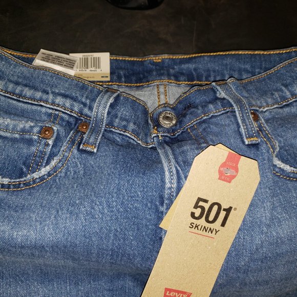 Levi's 501 Women's Skinny Jeans (sizes 30, 31, & 32) - Picture 9 of 11